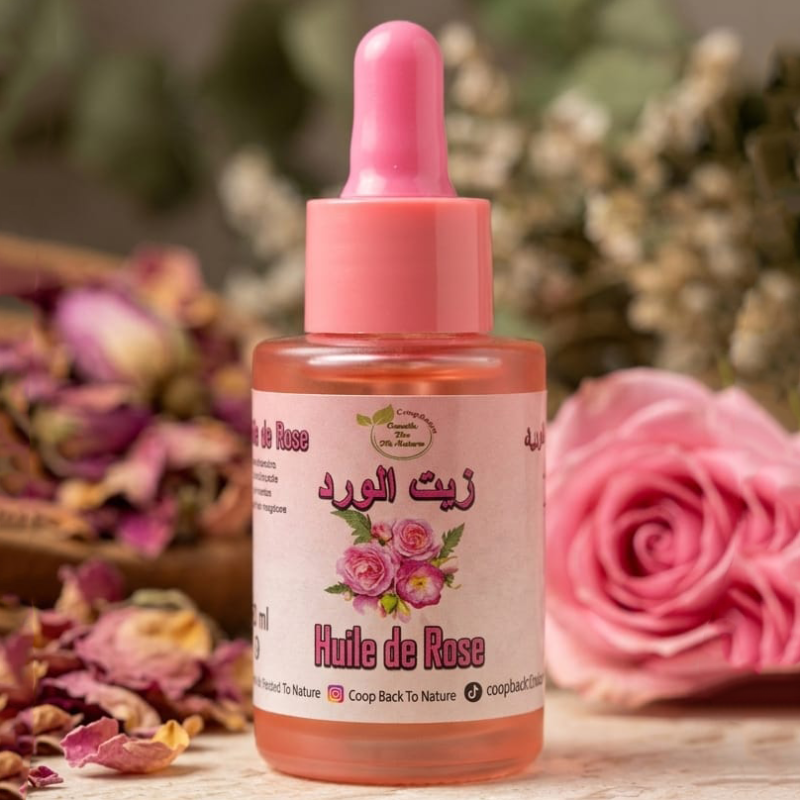 🌹🌿 زيت الورد – جمال طبيعي ورائحة ساحرة 🌿🌹